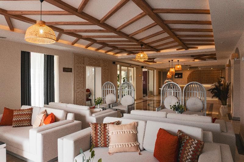 Adella Side Hotel 4