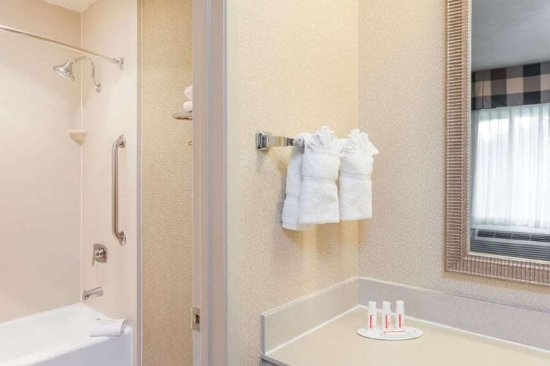 Holiday Inn Express Anaheim West photo 1