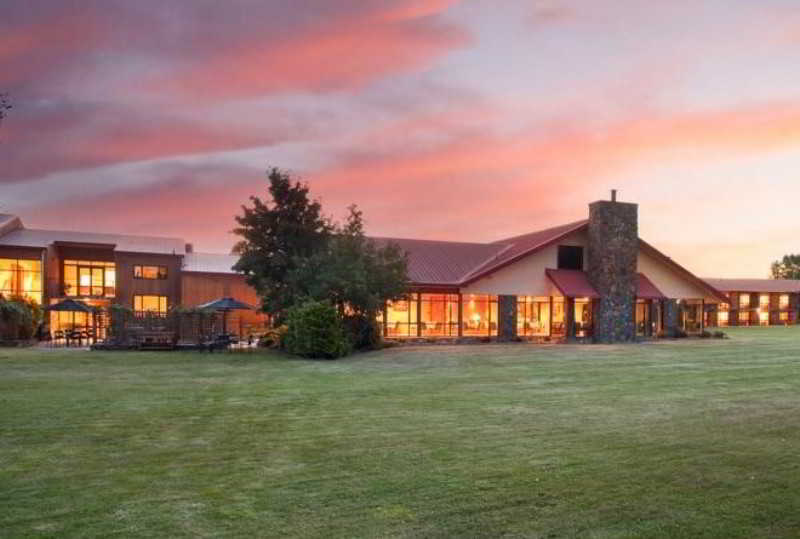 Distinction Mackenzie Country Hotel photo 1