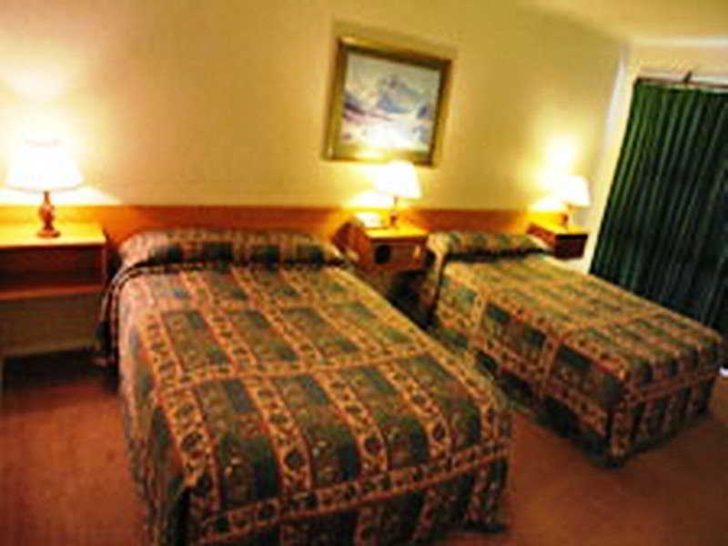 Distinction Mackenzie Country Hotel 2