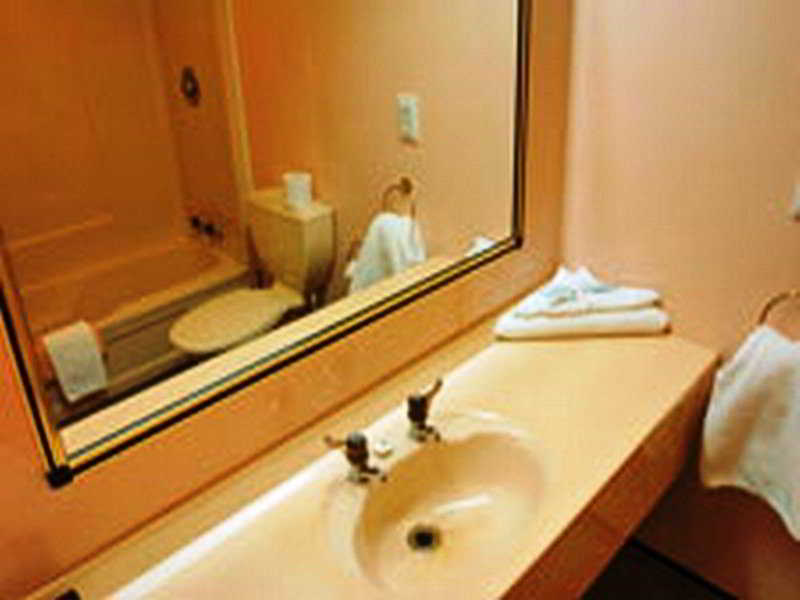 Distinction Mackenzie Country Hotel 5