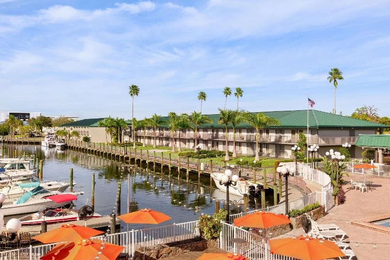 Ramada by Wyndham Sarasota Waterfront 2