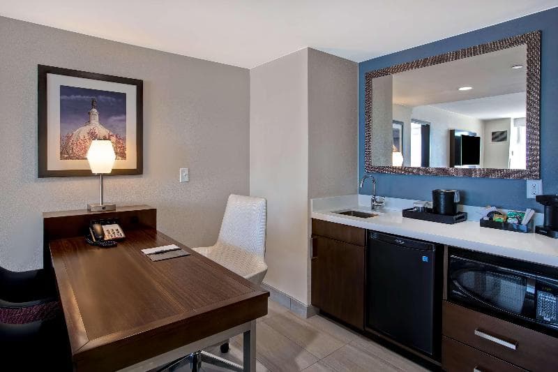 Embassy Suites by Hilton Oklahoma City Northwest 4