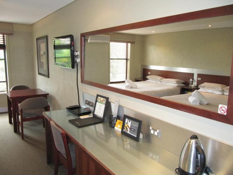 Motor Inn Suites main