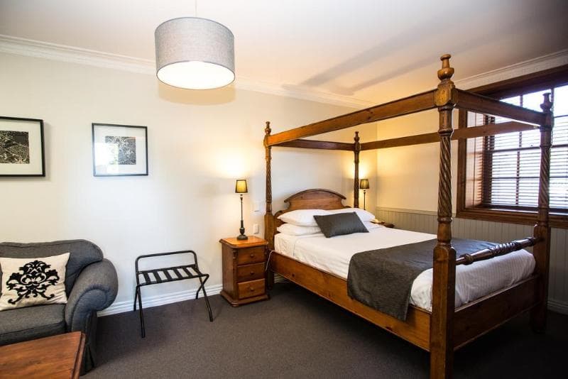 Motor Inn Suites 4
