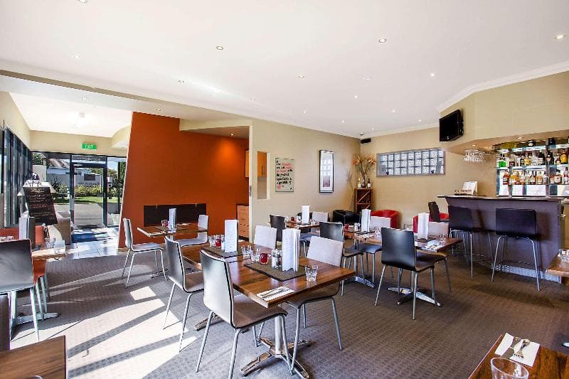 Comfort Inn On Raglan 1