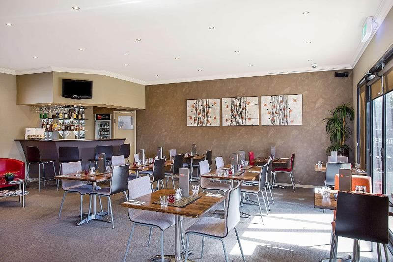 Comfort Inn On Raglan 3