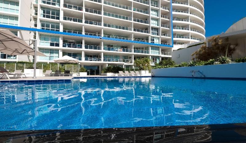 Australis Kirra Surf Apartments 1