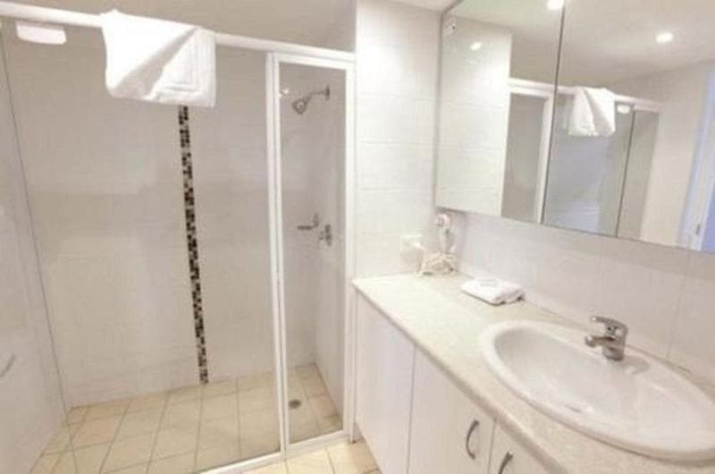 Surf Regency 4