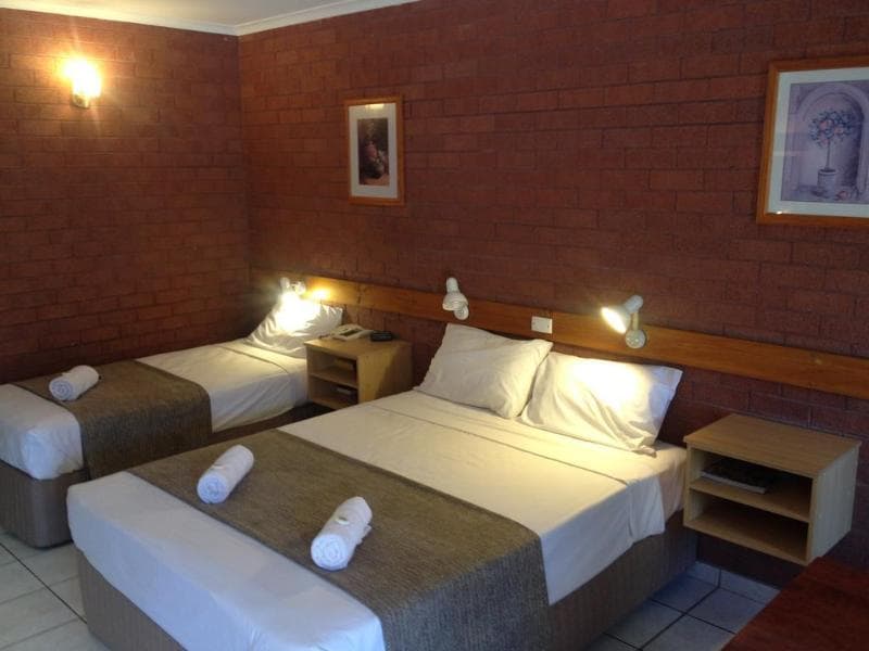 Best Western Pine Tree Motel photo 1