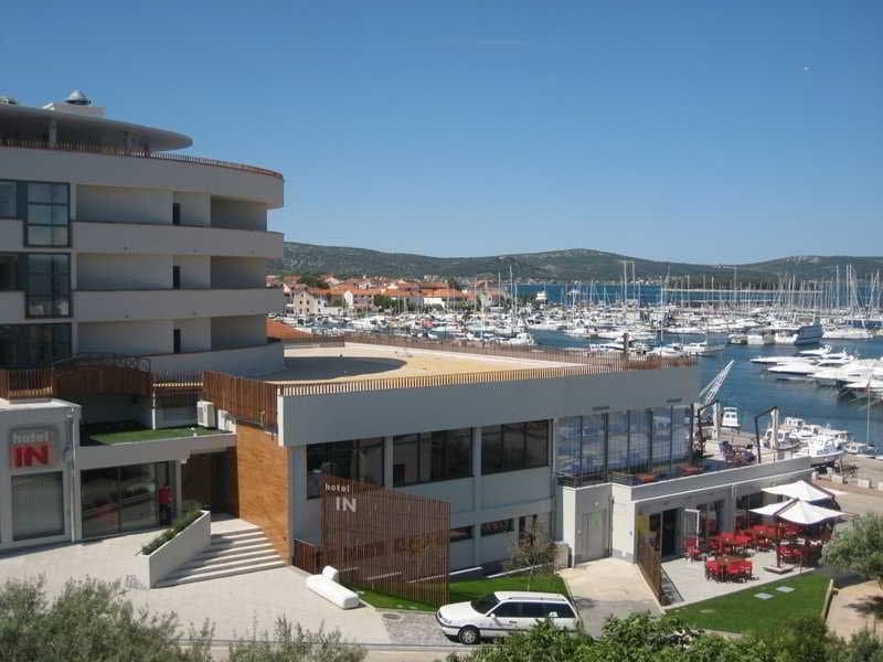 Hotel In main