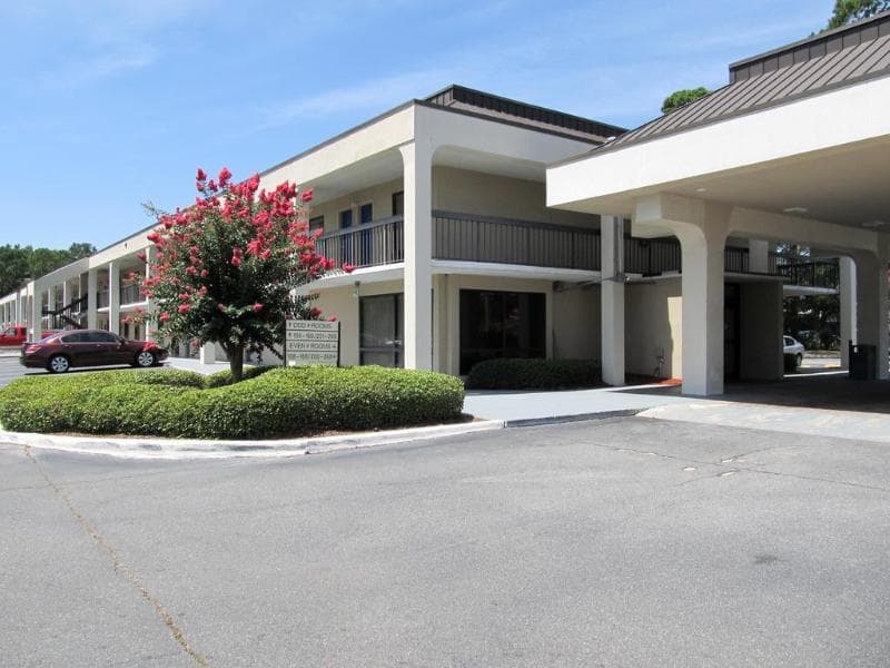 Motel 6 Savannah Midtown photo 1