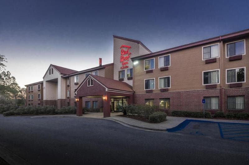 Red Roof Inn & Suites Savannah Airport 4