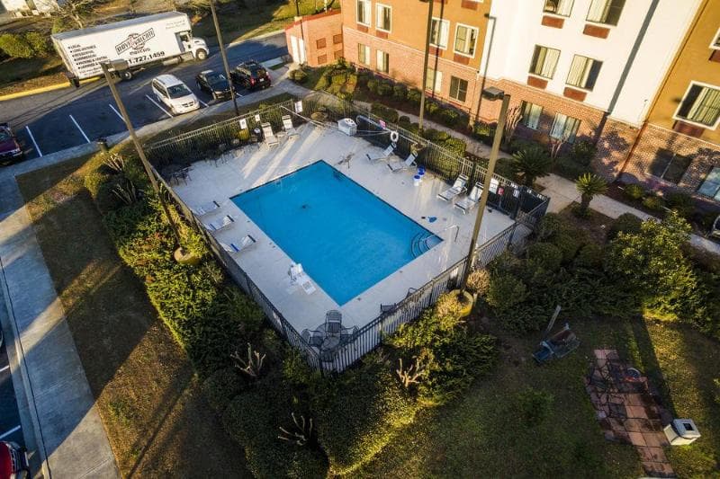 Red Roof Inn & Suites Savannah Airport 5