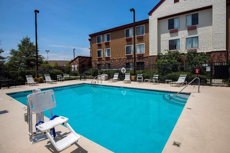 Red Roof Inn & Suites Savannah Airport 1