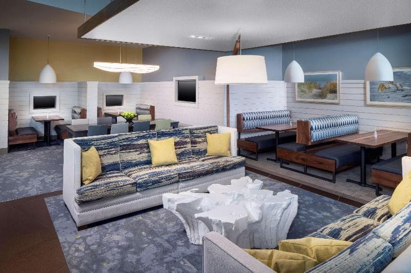 Hyatt Place Long Island/East End 4