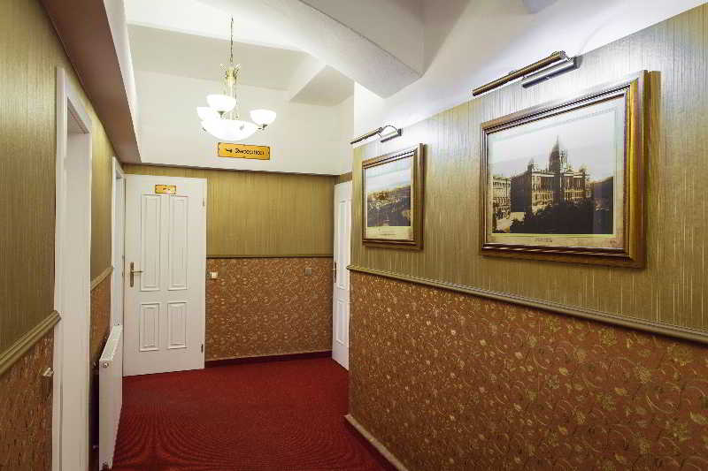 Hotel Taurus 4