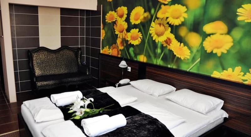 Green Hotel Budapest 2