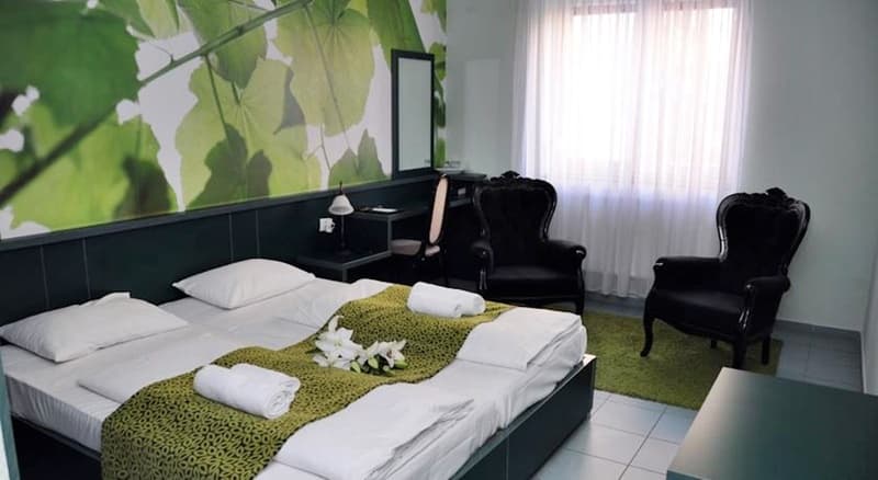 Green Hotel Budapest 3