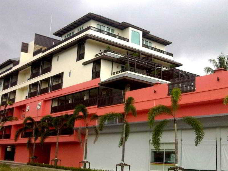 Ratana Hill main