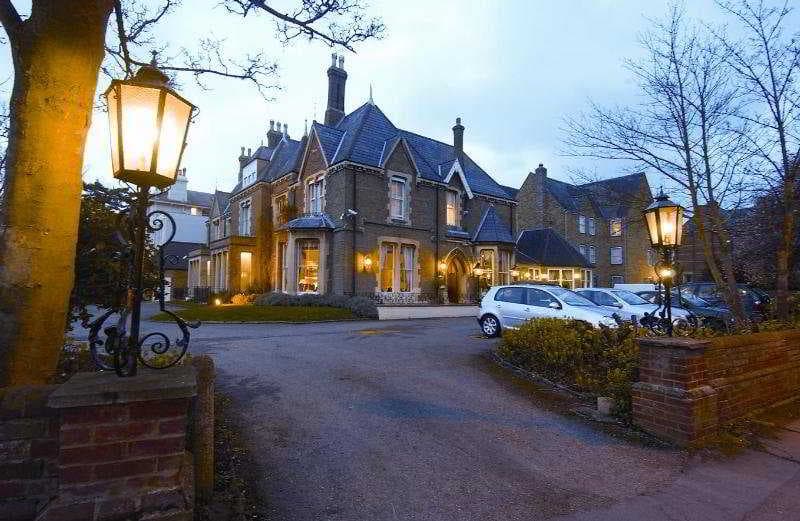 Cotswold Lodge Hotel photo 1