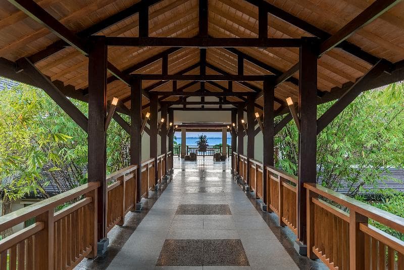Crimson Resort & Spa Mactan, Cebu 2