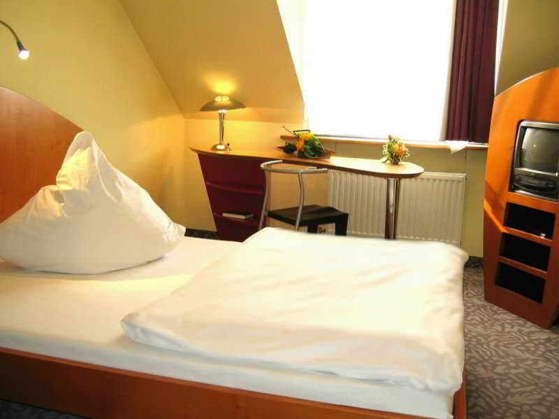 Mainstreet Hotel 2
