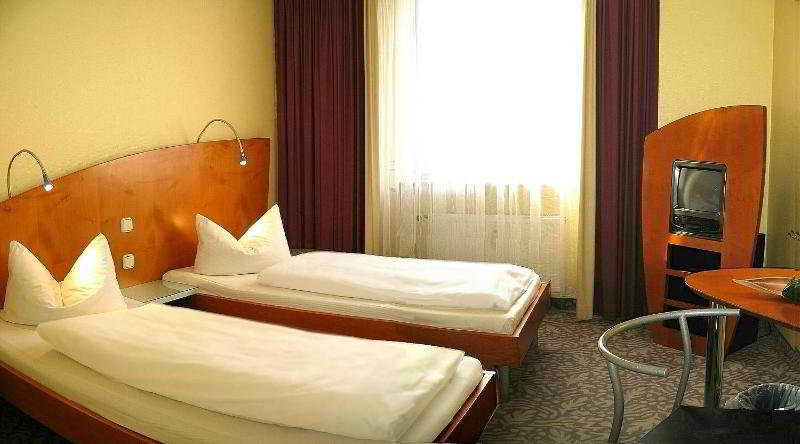 Mainstreet Hotel 3