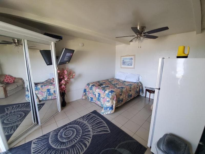 Sunset Gardens Guesthouse 5