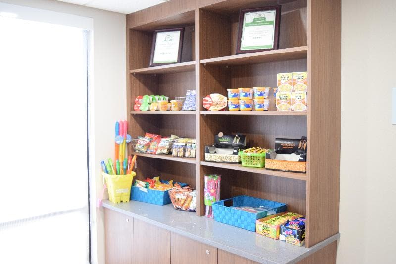Holiday Inn Express & Suites Pensacola West I-10 2