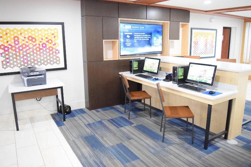 Holiday Inn Express & Suites Pensacola West I-10 3