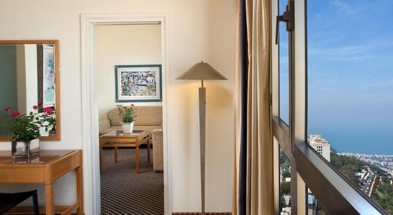 The Dan Panorama Hotel 5