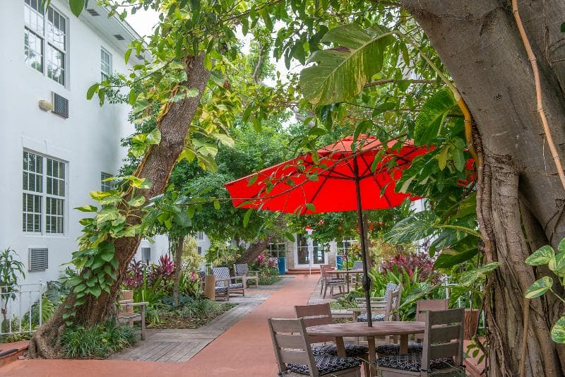 Tradewinds Apartment Hotel 5