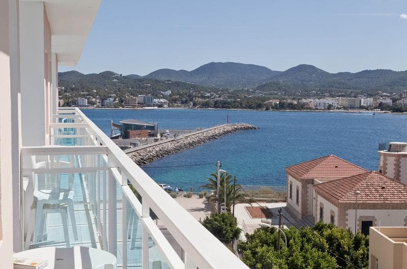 Aparhotel Vibra Central City - Adults Only photo 1