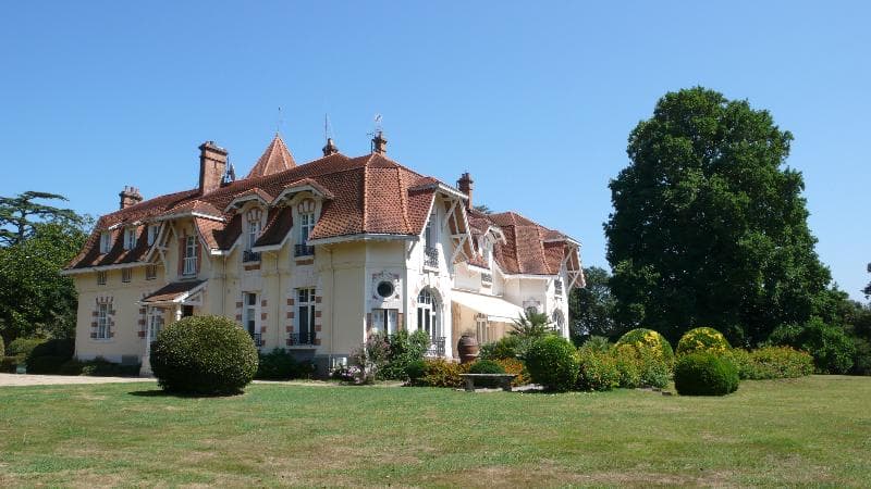Chateau Du Clair De Lune 5
