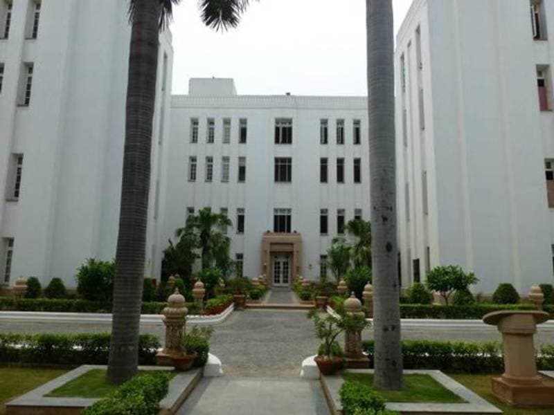 Imperial Apartments main