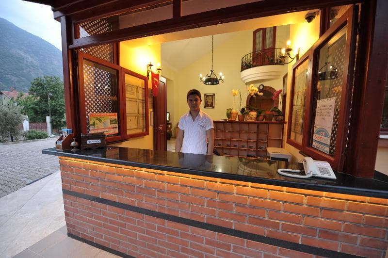 Belcehan Beach Hotel 5