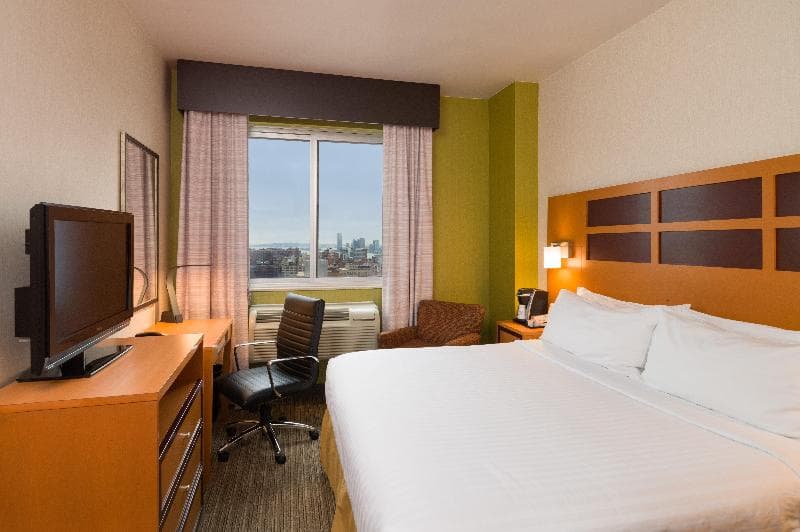 Holiday Inn Express New York City Times Square 3