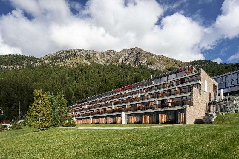 Nira Alpina main