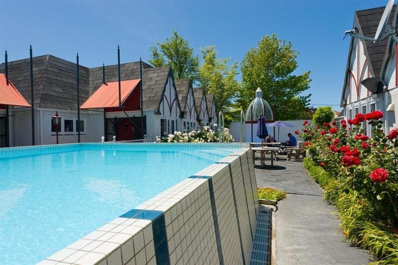 Camelot Motor Lodge main