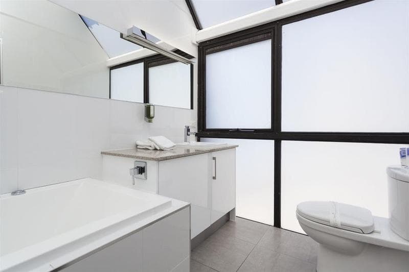 Broadbeach Travel Inn Apartments 4