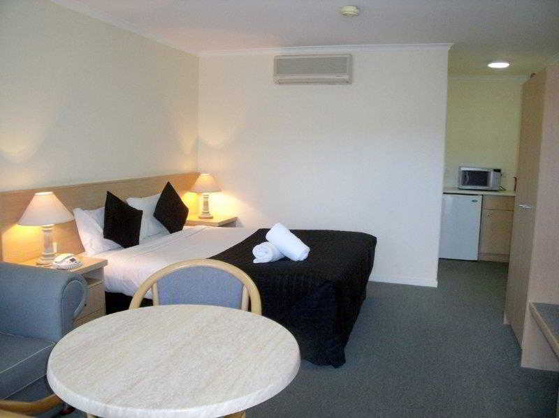 Sandown Heritage Motor Inn 5
