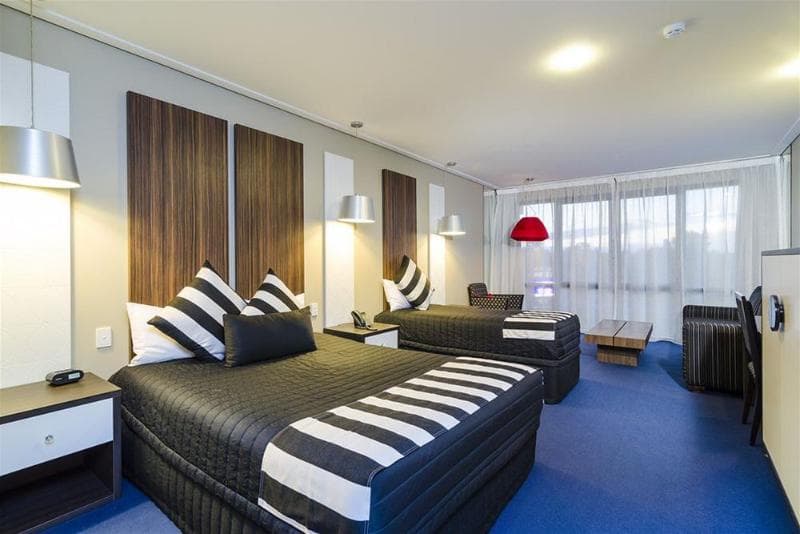 Quality Hotel Taylors Lakes 5