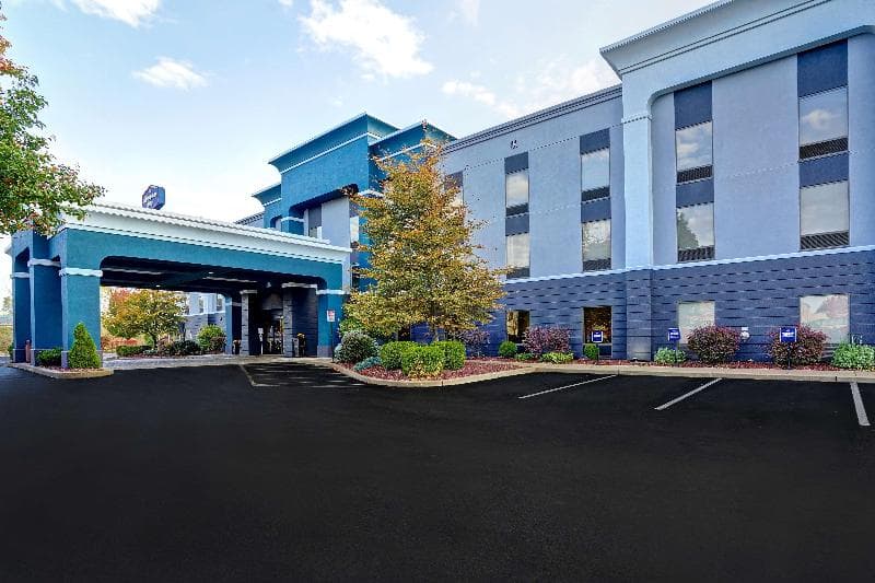 Hampton Inn Cortland photo 1
