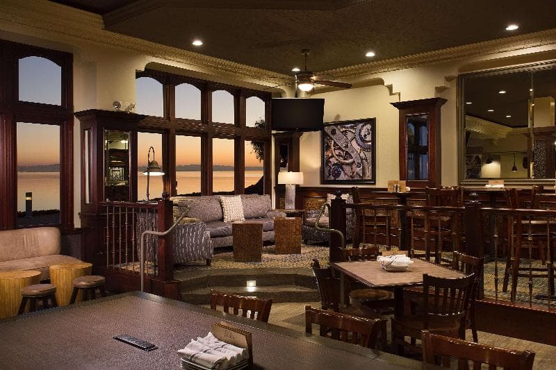 Embassy Suites by Hilton San Francisco Airport Waterfront 2
