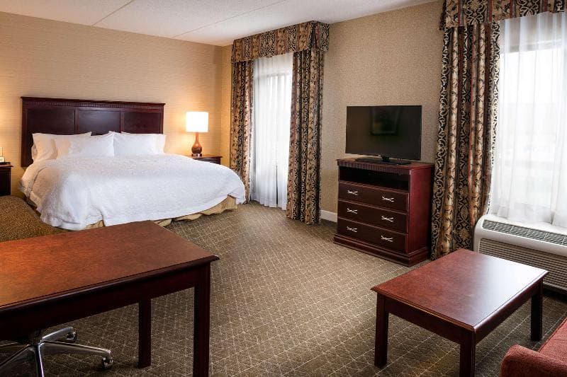 Hampton Inn & Suites Toledo-Perrysburg 2