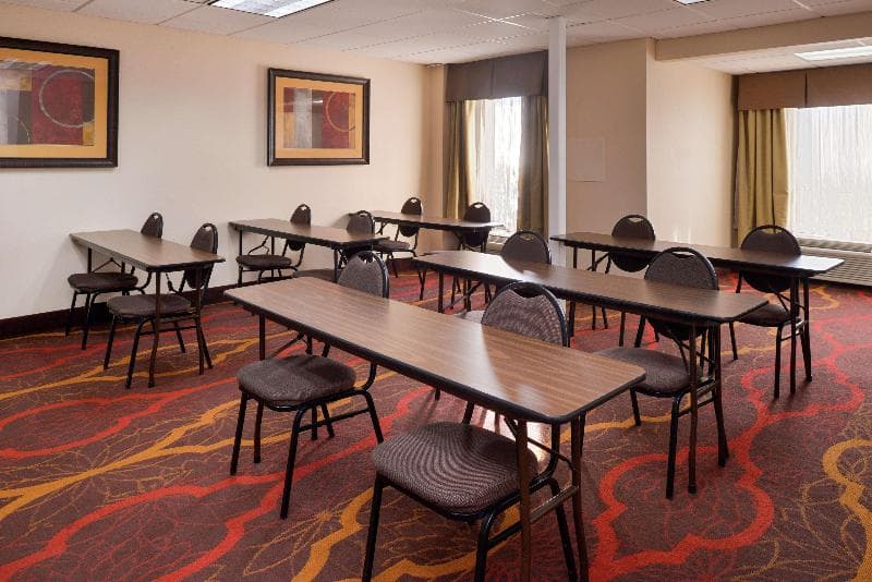 Hampton Inn Columbus-East 4