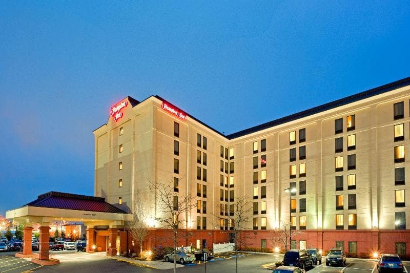 Hampton Inn Boston-Logan Airport 4