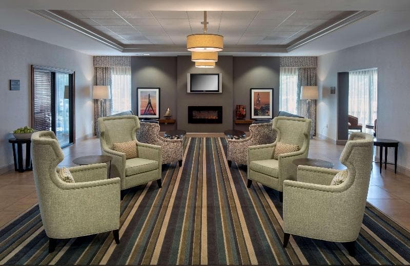 Hampton Inn Boston-Logan Airport 5