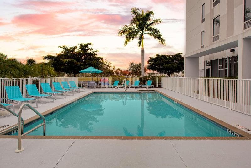 Hampton Inn & Suites Sarasota/Bradenton-Airport 4